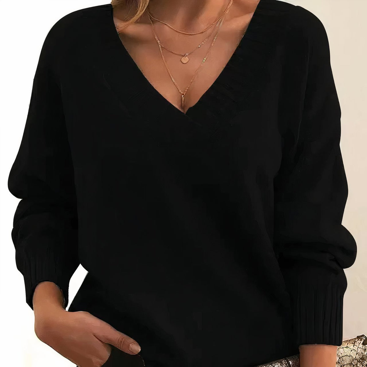 Women's Ribbed V-Neck Oversized Sweater in Black - view 2